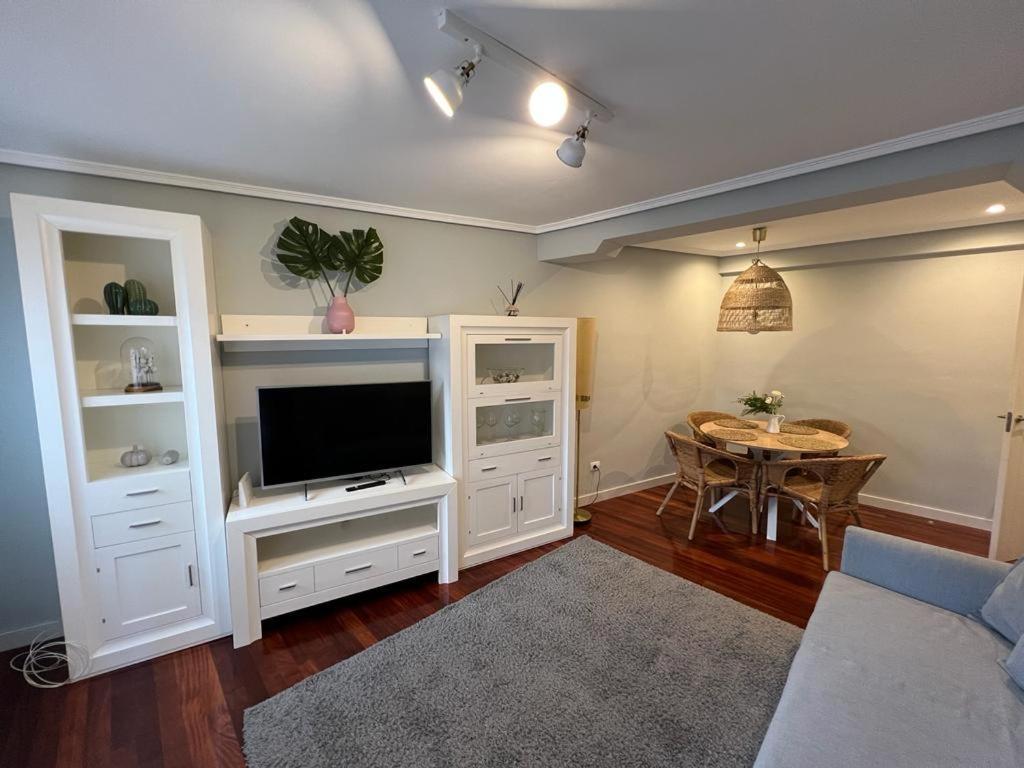 ベルメオItsasoko Izarra, Apartamento Con Encanto En El Casco Viejo.アパートメント エクステリア 写真