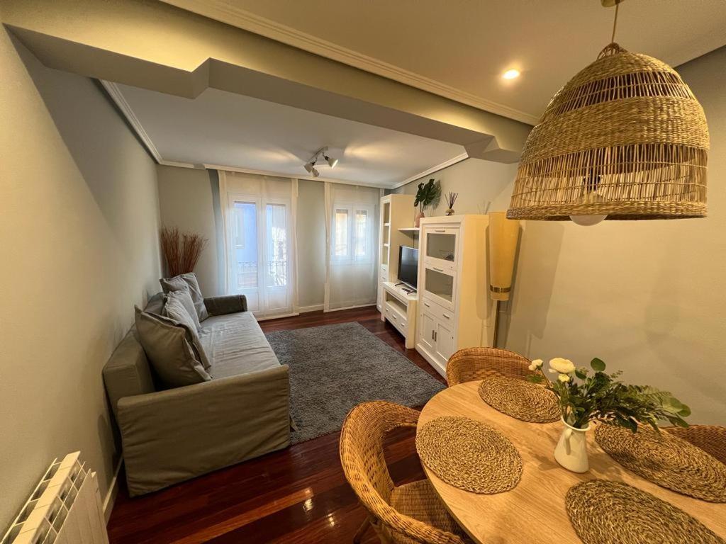 ベルメオItsasoko Izarra, Apartamento Con Encanto En El Casco Viejo.アパートメント エクステリア 写真